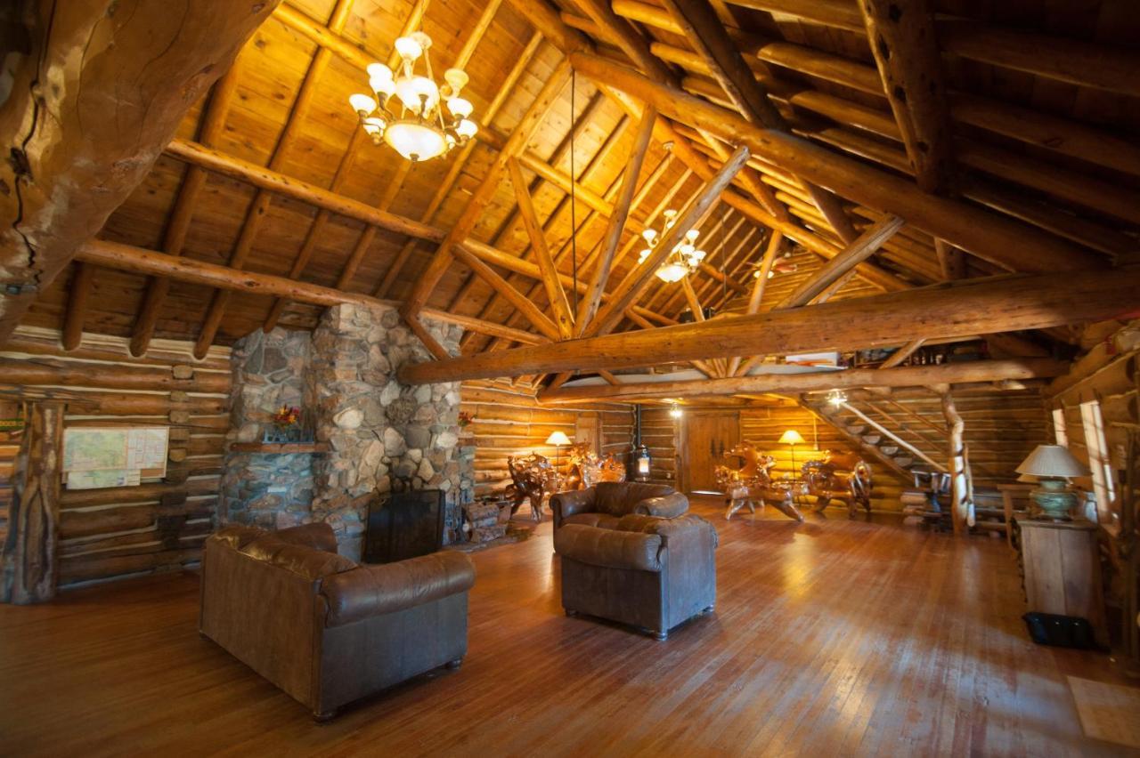 Snowy Mountain Lodge Centennial Exterior photo
