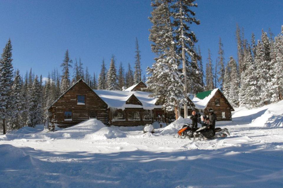 Snowy Mountain Lodge Centennial Exterior photo